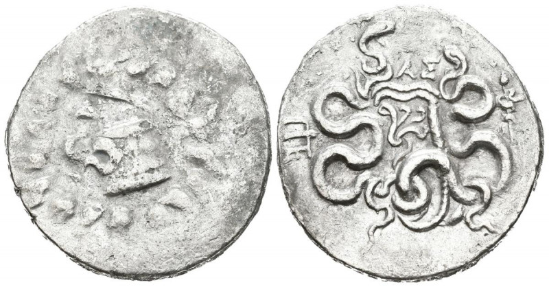 MISIA, Pérgamo. Cistóforo. (Ar. 11,82g/28mm). 123-104 a.C. (SNG BN 1714). Anv: C...