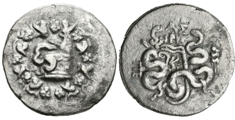 MISIA, Pérgamo. Cistóforo. (Ar. 11,85g/21mm). 92-88 a.C. (Kleiner, Hoard 29). An...