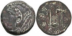 GADES (Cádiz). Sestercio. (Ae. 43,53g/37mm). 27 a.C.-14 d.C. (FAB-1364 var). Anv: Cabeza de Hércules a izquierda, detrás clava. Rev: Cuchillo, símpulo...