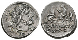 GENS CALPURNIA. Denario. (Ar. 3,93g/19mm). 100 a.C. Taller auxiliar de Roma. (FFC 226; Crawford 330/1a). Anv: Cabeza laureada de Saturno a derecha, de...