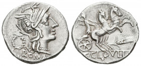 GENS CLOULIA. Denario. (Ar. 3,89g/19mm). 128 a.C. Roma. (FFC 572; Crawford 260/1). Anv: Cabeza de Roma a derecha, detrás corona de laurel, debajo leye...