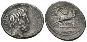 GENS TITURIA. Denario. (Ar. 3,28g/20mm). 89 a.C. Roma. (FFC 1147; Crawford 344/3). Anv: Cabeza del rey Tatius a derecha, detrás leyenda: SABIN. Rev: V...