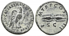 ADRIANO. Cuadrante. (Ae. 3,20g/19mm). 121-122 d.C. Roma. (RIC 625). Anv: Aguila estante a izquierda, alrededor leyenda: IMP CAESAR TRAIAN HADRIANVS AV...