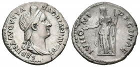 SABINA. Denario. (Ar. 3,38g/18mm). 125-138 d.C. Roma. (RIC 401a). Anv: Cabeza diademada de Sabina a derecha, alrededor leyenda: SABINA AVGVSTA HADRIAN...