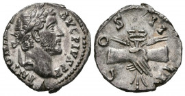 ANTONINO PIO. Denario. (Ar. 3,26g/17mm). 145-147 d.C. Roma. (RIC 136). Anv: Cabeza laureada de Antonino Pío a derecha, alrededor leyenda: ANTONINVS AV...