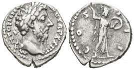 MARCO AURELIO. Denario. (Ar. 3,23g/19mm). 169-170 d.C. Roma. (RIC 211). Anv: Cabeza laureada de Marco Aurelio a derecha, alrededor leyenda: M ANTONINV...
