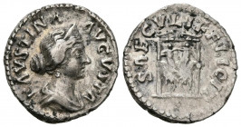 FAUSTINA II. Denario. (Ar. 3,45g/18mm). 161-164 d.C. Roma. (RIC 712). Anv: Busto diademado y drapeado de Faustina II a derecha, alrededor leyenda: FAV...
