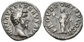 LUCIO VERO. Denario. (Ar. 3,24g/17mm). 161 d.C. Roma. (RIC 463). Anv: Cabeza laureada de Lucio Vero a derecha, alrededor leyenda: IMP L AVREL VERVS AV...