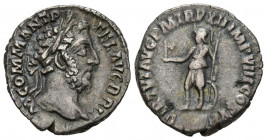 COMODO. Denario. (Ar. 2,95g/17mm). 186-187 d.C. Roma. (RIC 160). Anv: Cabeza laureada de Cómodo a derecha, alrededor leyenda: M COMM ANT P FEL AVG BRI...