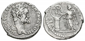 SEPTIMIO SEVERO. Denario. (Ar. 2,65g/17mm). 193 d.C. Emesa. (RIC 9 var). Anv: Cabeza laureada de Septimio Severo a derecha, alrededor leyenda: IMP CAE...