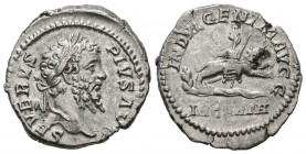 SEPTIMIO SEVERO. Denario. (Ar. 3,01g/19mm). 203 d.C. Roma. (RIC 266). Anv: Busto laureado de Septimio Severo a derecha, alrededor leyenda: SEVERVS PIV...