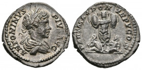 CARACALLA. Denario. (Ar. 2,82g/19mm). 202 d.C. Roma. (RIC 65). Anv: Busto laureado y drapeado de Caracalla a derecha, alrededor leyenda: ANTONINVS PIV...