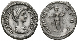 PLAUTILLA. Denario. (Ar. 3,19g/20mm). 202-205 d.C. Roma. (RIC 363a). Anv: Busto drapeado de Plautilla a derecha, alrededor leyenda: PLAVTILLA AVGVSTA....