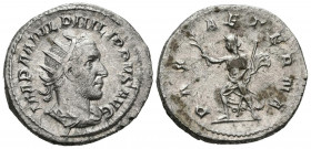FILIPO I. Antoniniano. (Ar. 4,78g/23mm). 244 d.C. Roma. (RIC 41). Anv: Busto radiado y drapeado a derecha, alrededor leyenda: IMP M IVL PHILIPPVS AVG....