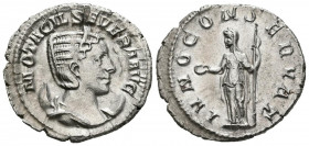 OTACILIA SEVERA. Antoniniano. (Ar. 3,19g/23mm). 245-247 d.C. Roma. (RIC 127). Anv: Busto diademado y drapeado sobre creciente de Otacilia Severa a der...