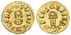 SUINTHILA (621-631). Triente. (Au. 1,44g/19mm). Emérita (Mérida). (CNV 327; R. Pliego 393a). Anv: Busto de frente, alrededor leyenda: SVINTHILA REX. R...