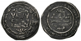 CALIFATO DE CORDOBA. Al-Hakam II. Dirham. (Ar. 2,52g/23mm). 352H. Madinat al-Zahra. (Vives 450). Con Abd al-Rahman en IIA. MBC. Pátina.