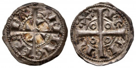 PEDRO I (1196-1213). Dinero (Ve. 0,38g/20mm). S/D. Barcelona (Cru. V.S. 300). Anv: Cruz interior con botón central, alrededor leyenda: BARQINONA. Rev:...