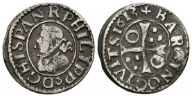 FELIPE III (1598-1621). 1/2 Croat (Ar. 1,55g/17mm). 1613. Barcelona. (Cal-2019-378). Busto propio. La cruz del reverso no corta la leyenda. MBC-.