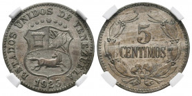 ESTADOS UNIDOS DE VENEZUELA. 5 Céntimos. (CuNi. 2,30g/19mm). 1925. Philadelphia. (Km#Y27). Encapsulado NGC AU-58.