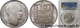 III REPUBLIC
Type : 10 francs Turin 
Date : 1932 
Quantity minted : 40287667 
Metal : silver 
Millesimal fineness : 680  ‰
Diameter : 28  mm
Orientati...