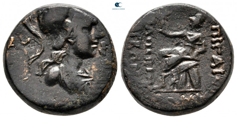 Pontos. Amisos circa 56 BC. C. Caecilius Cornutus, praetor
Bronze Æ

20 mm, 8...
