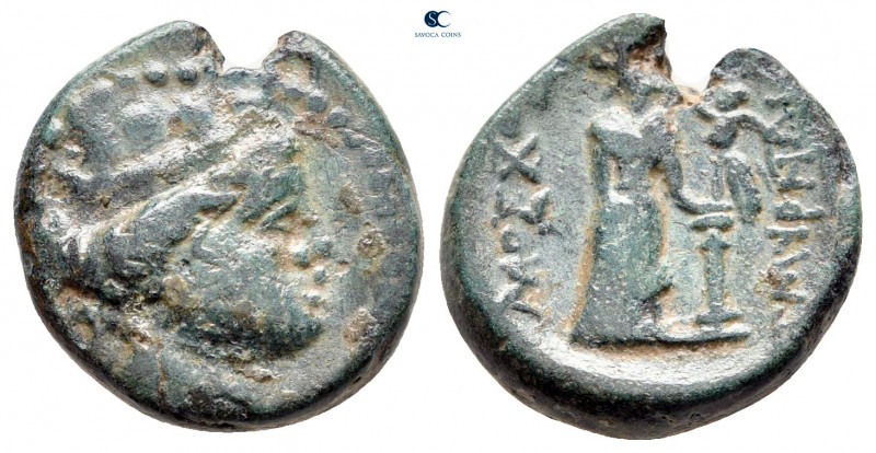 Ionia. Smyrna 250-150 BC. 
Bronze Æ

16 mm, 3,83 g



very fine
