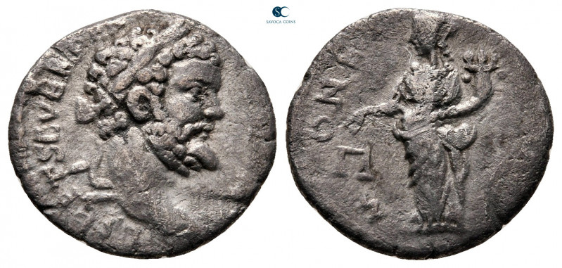 Septimius Severus AD 193-211. Emesa
Denarius AR

17 mm, 1,80 g



nearly ...