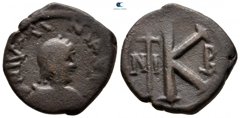 Justin I AD 518-527. Nikomedia
Half Follis or 20 Nummi Æ

23 mm, 7,97 g


...