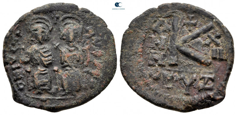 Justin II and Sophia AD 565-578. Cyzicus
Half Follis or 20 Nummi Æ

23 mm, 5,...