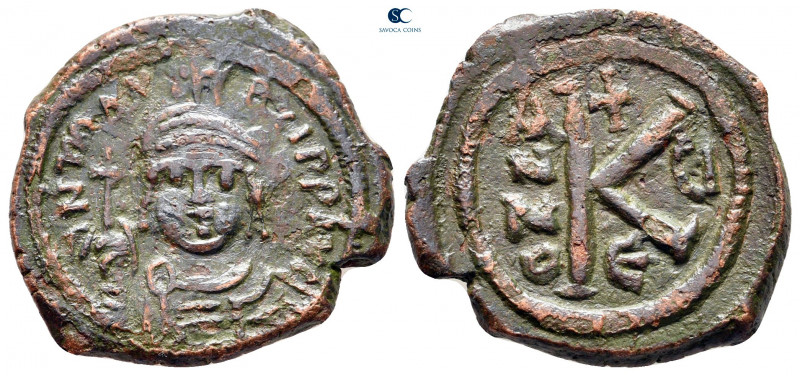 Maurice Tiberius AD 582-602. Constantinople
Half Follis or 20 Nummi Æ

23 mm,...