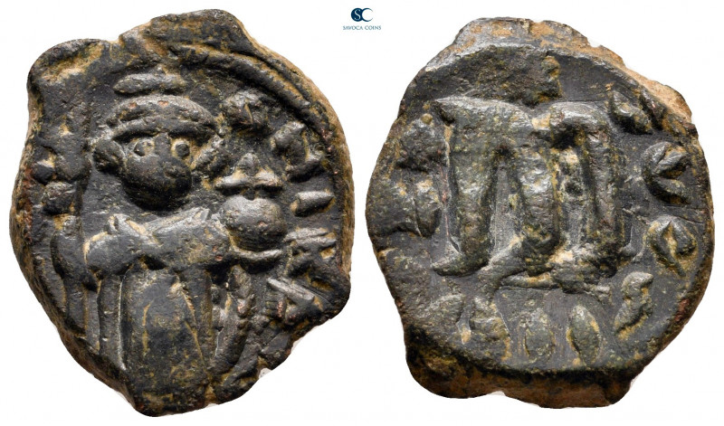 Constans II AD 641-668. Constantinople
Follis or 40 Nummi Æ

23 mm, 5,24 g
...
