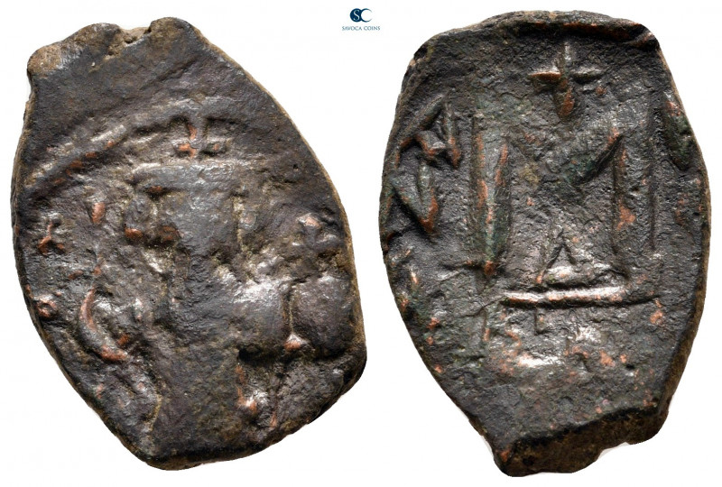 Constans II AD 641-668. Constantinople
Follis or 40 Nummi Æ

23 mm, 4,03 g
...