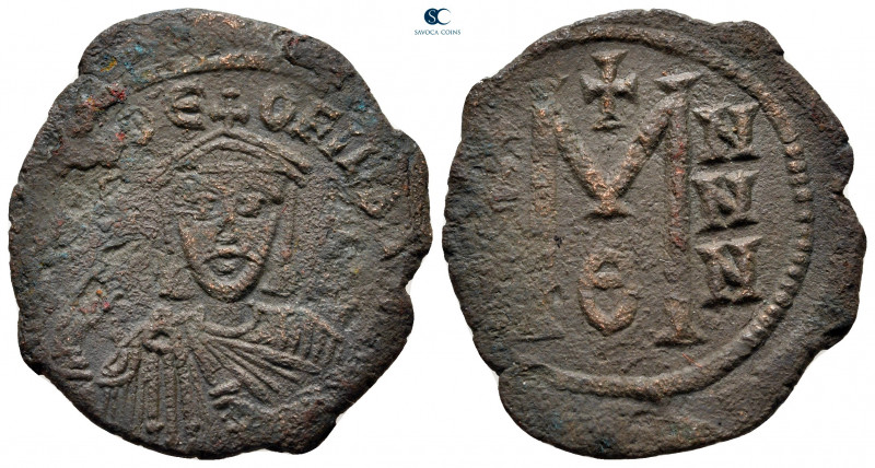 Theophilus AD 829-842. Constantinople
Follis or 40 Nummi Æ

28 mm, 5,53 g

...