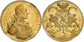 Bavière. Charles-Albert, 1726-1745. Médaille au poids de 10 ducats 1739, par F. Schega, Munich. Buste drapé et cuirassé à droite. Nom du graveur à l'e...