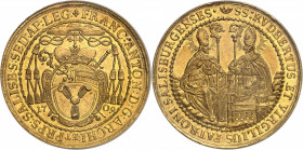 Salzbourg. Franz Anton von Harrach, 1709-1727. 10 Ducats 1709, Salzbourg. Armoiries ovales surmontées d'une croix et du chapeau épiscopal. Date de par...