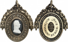 Pitt Club (fondé en 1835). Médaillon d'or commémorant le décès de William Pitt en 1806 et remis à Joseph Hankins Burge avant 1846. Camée représentant ...