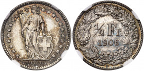 Confédération. 1/2 Franc 1906 B, Berne. Helvetia debout de trois quarts à gauche, tenant une lance et un bouclier / Valeur et date dans une couronne d...