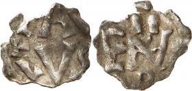 Genève, les Carolingiens. Charlemagne, 768 - 814. Denier non daté (vers 773). Inscription GENAVA dégénérée / CARO-LVS sur deux lignes. 0,85g. HMZ 1-28...