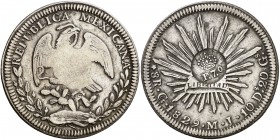 Resello F7º bajo corona, en reverso, bajo corona sobre 8 reales de México, Guanajuato MJ de 1829. (Kr. 74). 26,80 g. MBC.
