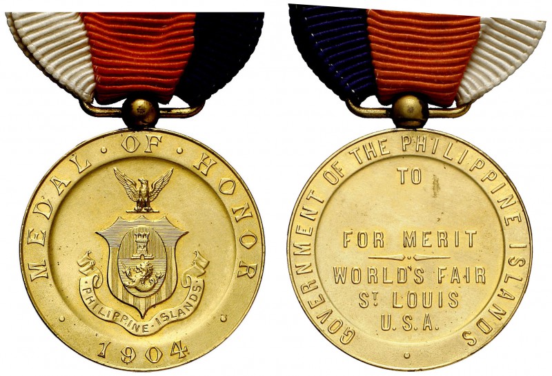 1904. Medal of Honor. Medalla de los USA. 26,54 g. Con anilla y cinta original. ...