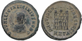 317-324 d.C. Licinio II. Heraclea. Follis. RIC 19. Ae. 2,62 g.  DN VAL LICIN LICINIVS NOB C, busto laureado y drapeado a la izquierda, sosteniendo glo...