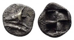MYSIA.Kyzikos.(Circa 550-480 BC).Obol.

Obv : Head of fish right, holding fish in mouth.

Rev : Quadripartite incuse square.
Rosen 519.

Condit...