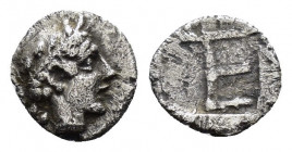 IONIA.Kolophon.(490-400 BC).Obol.

Obv : Head of Apollo right.

Rev : TE.
Monogram in incuse square.
Milne NNM 96, 34.

Condition : Very fine.

Weight...