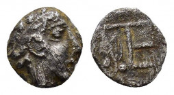 IONIA.Kolophon.(Circa 450-410 BC).Obol.

Obv : Laureate head of Apollo right.

Rev : TE.
Monogram; olive spray to left; all within incuse square.
Miln...