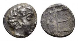 IONIA.Kolophon.(Circa 450-410 BC).Obol.

Obv : Laureate head of Apollo right.

Rev : TE.
Monogram (mark of value); olive leaf and berries to left; all...