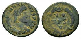 MAGNUS MAXIMUS.(383-388).Arelate.Ae. 

Obv : D N MAG MAXIMVS P F AVG.
Diademed, draped and cuirassed bust right.

Rev : VO-TIS V.
In three lines withi...