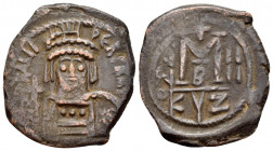 HERACLIUS.(610-641).Cyzicus.Ae.

Obv : DN hRACLI PERP AVG.
Plumed-helmeted, cuirassed bust facing, short beard, holding cross and shield.

Rev : Large...