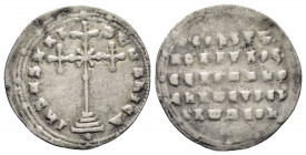 CONSTANTINE VII and ROMANUS I.(945-959).Constantinople.Miliaresion.

Obv : IhSVS XRISTVS NICA.
Cross crosslet set on three steps; globus below.

Rev :...