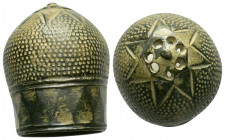 ROMAN BRONZE THIMBLE.(Circa 1st - 2nd Century).Ae.

Condition : Green patina.Extremely fine.

Weight : 21.3 gr
Diameter : 23X 28 mm